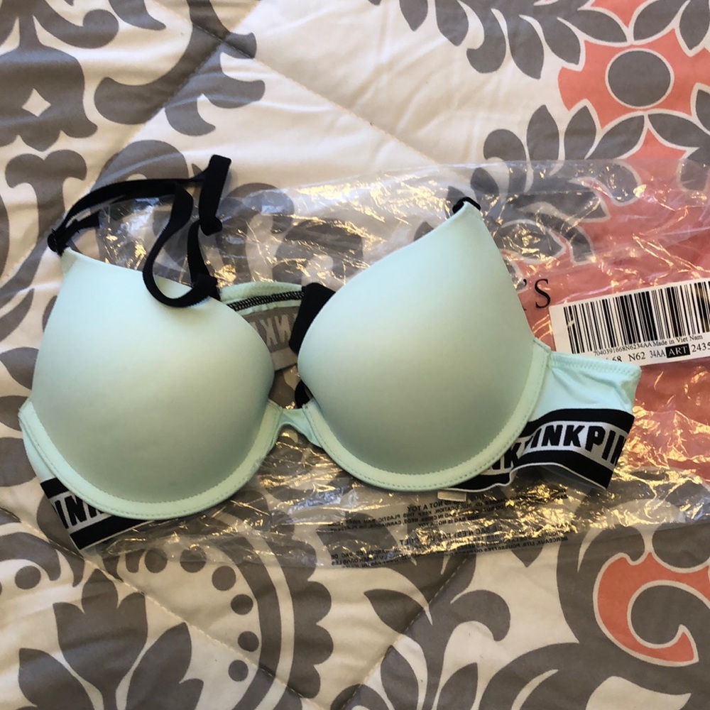 New VS Pink Light Mint bra